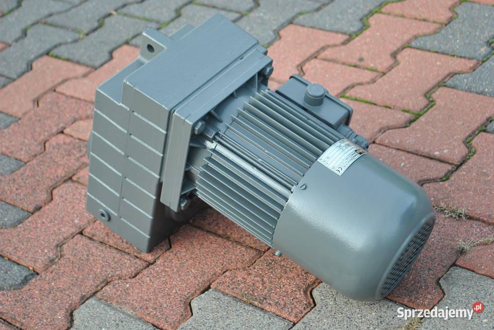 Motoreduktor 15kw 200obr z hamulcem Firmy LENZE Kargowa