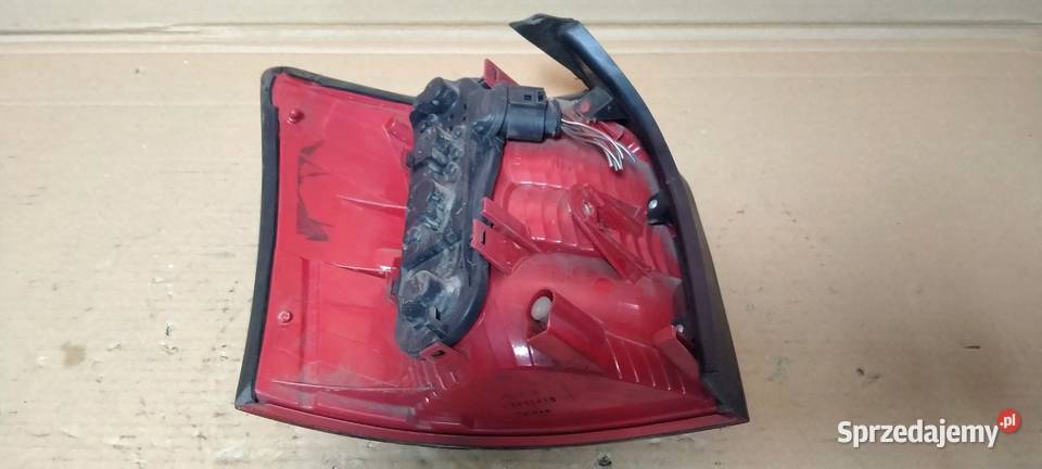 AUDI A4 B6 KOMBI 0104 LAMPA TYLNA PRAWA Bielsko-Biała