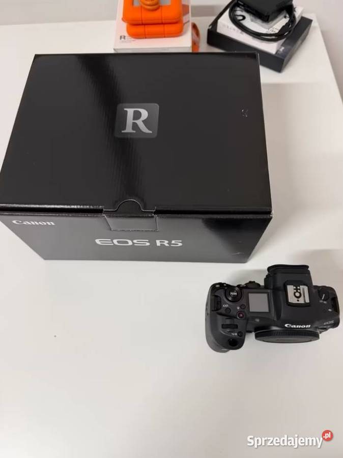 Canon EOS R5 RF 2470mm f28 L IS USM 2 baterie