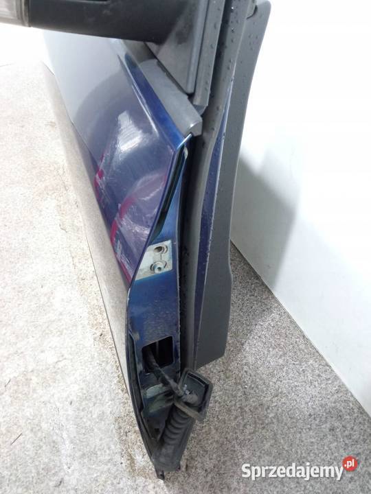 DRZWI PRAWE PRZÓD GRANATOWE PLUS LD5Q VW Rok produkcji 2007 Drzwi świętokrzyskie sprzedam