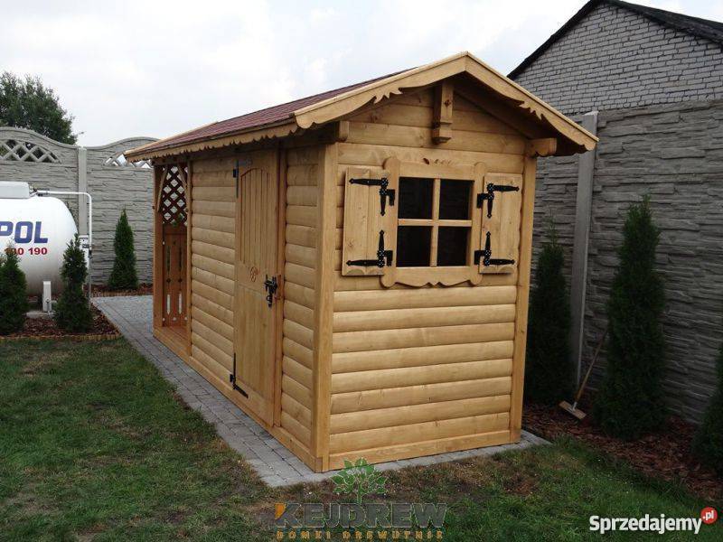 Drewutnia ozdobna z czterema boksami Wojciech