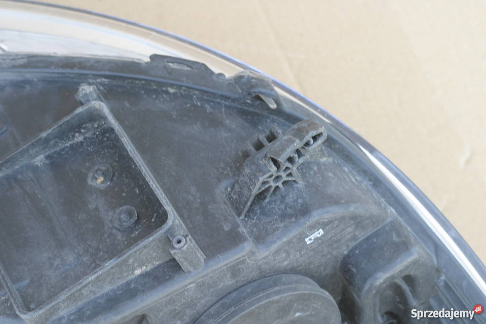 FORD FOCUS MK3 III REFLEKTOR LAMPA PRZÓD LEWY osobowe Pozostałe Bieleń sprzedam