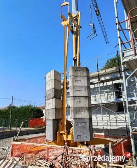 Żuraw samowznoszący Potain IGO 18 2006 r 18 t Poznań