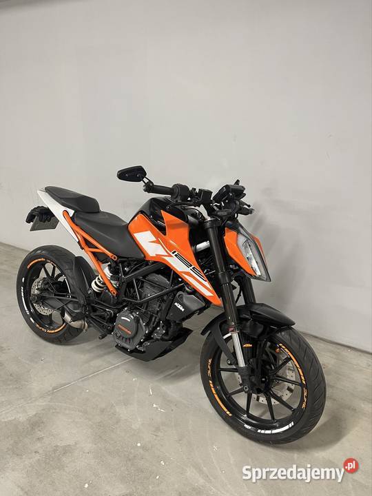 Ktm Duke 125 z 2018 roku Pomarańczowe owiewki 26700km mazowieckie Płock