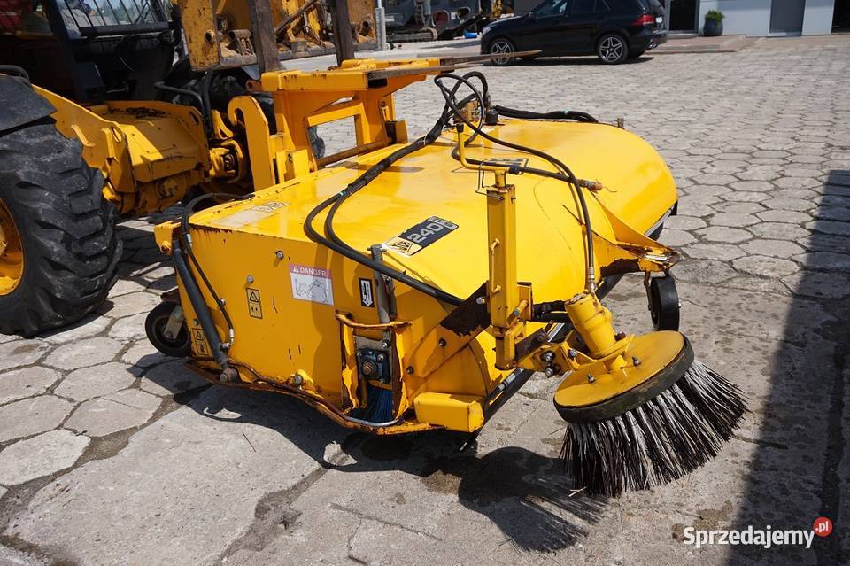 ZAMIATARKA MARKI JCB 240SC Tuliszków