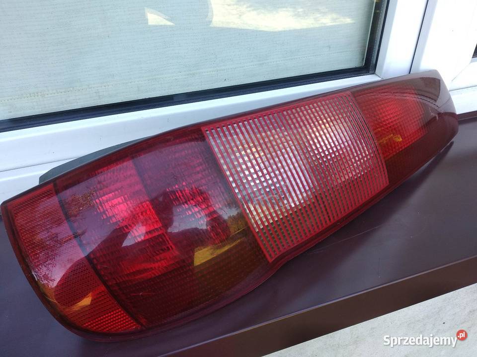 Fiat Punto 1 I lampa tył tylna prawa wkład osobowe