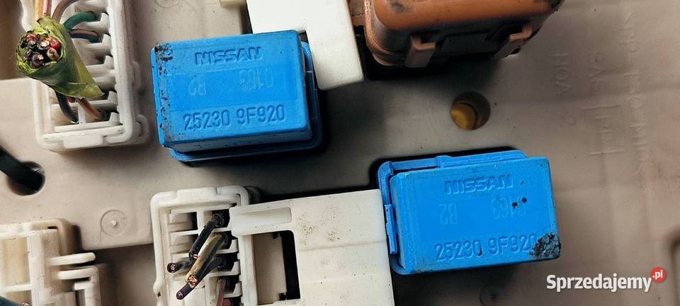 SKRZYNKA BEZPIECZNIKÓW NISSAN ALMERA 243505M300 osobowe Lipno