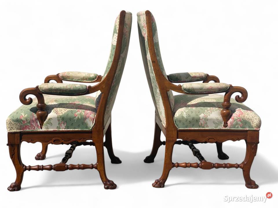 Dwa rzeźbione fotele trony na lwich łapach Gryfice