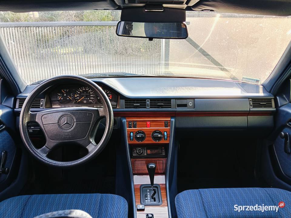 MercedesBenz W124 22 Mercedes 220E 92 LPG ABS