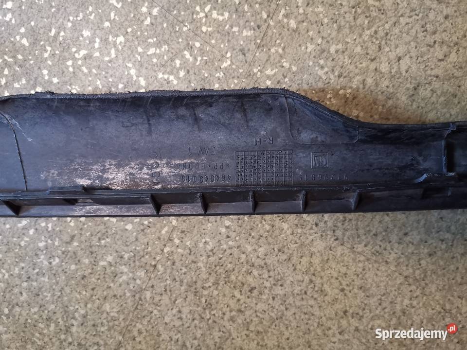 Hokej prawy dokładka zderzaka Opel meriva 0206r