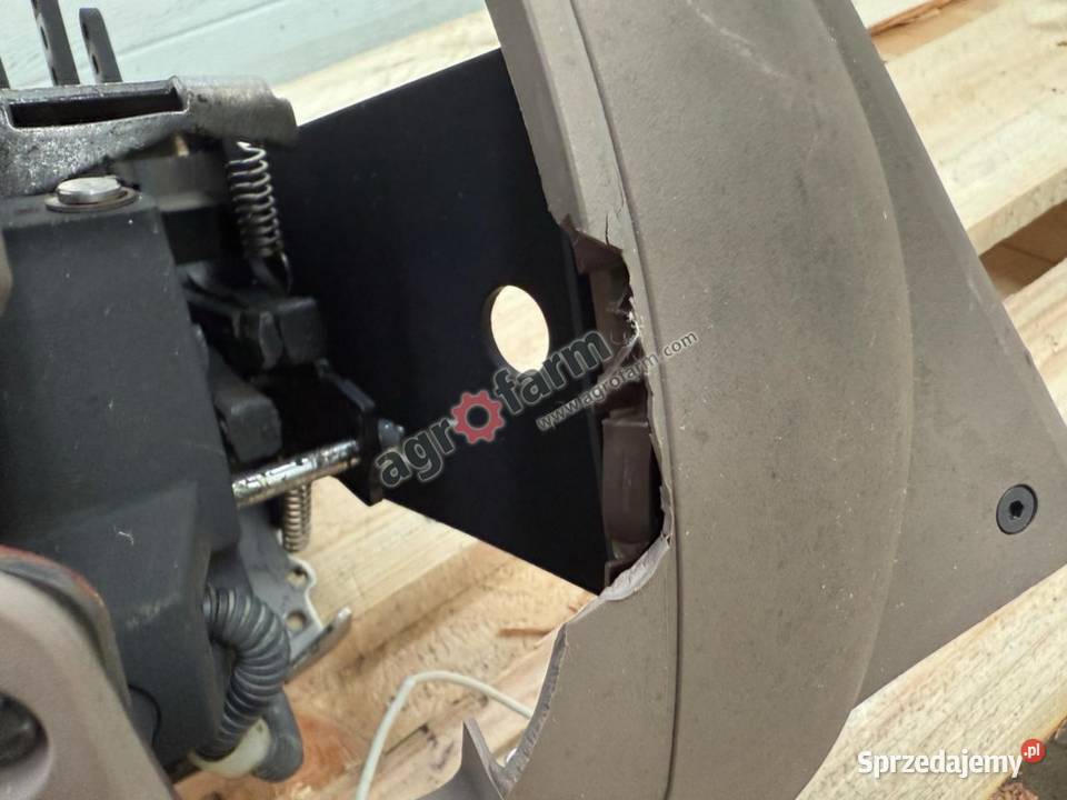 Zespół dźwigni skrzyni biegów John Deere 6155M Byków