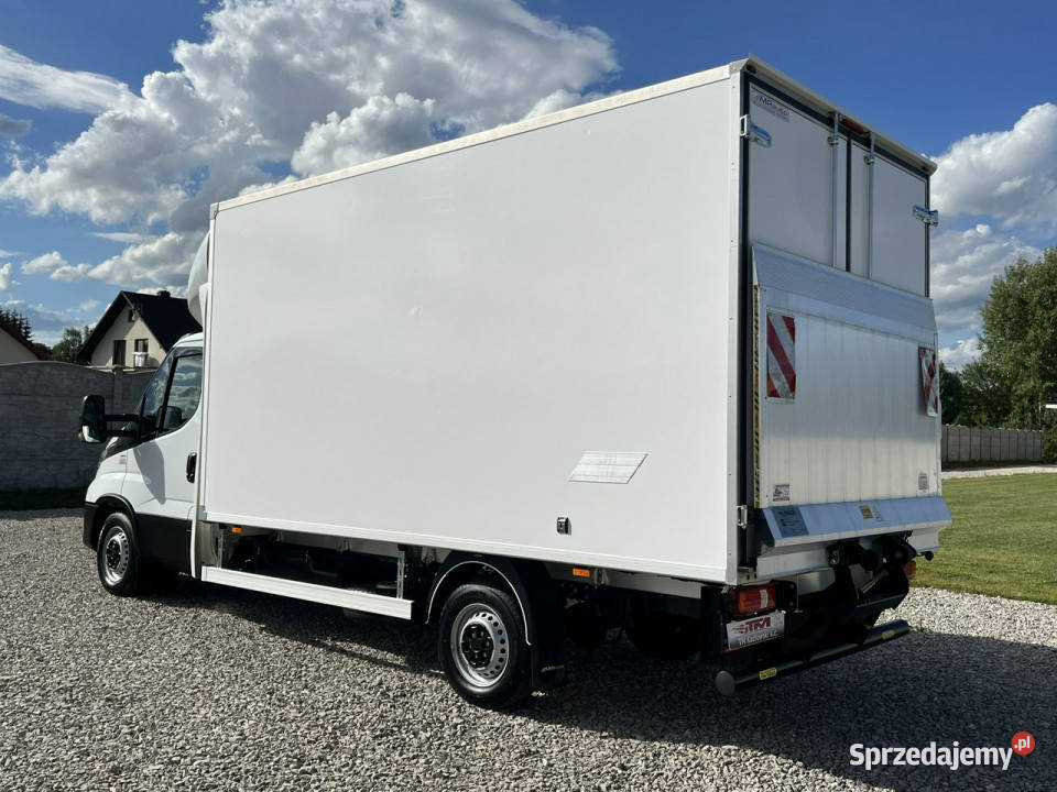 Iveco Daily 35S18 Winda750 Chłodnia 29C29C serwisowany w ASO Daleszyce