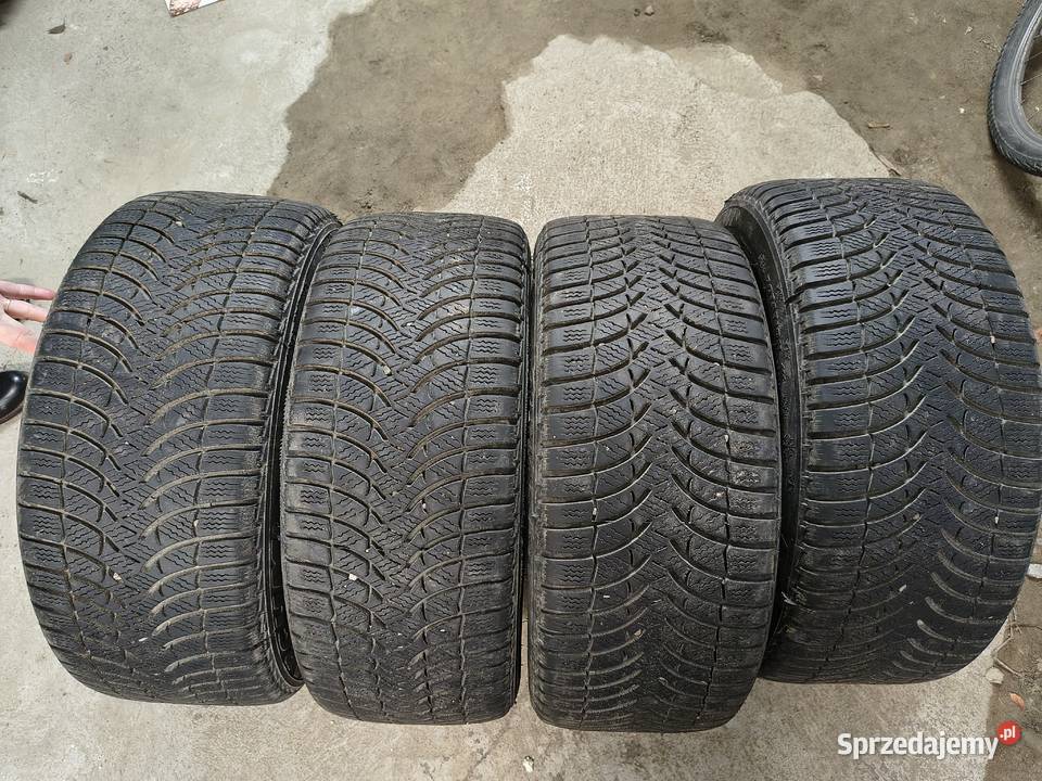 Opony zimowe 22545 r17