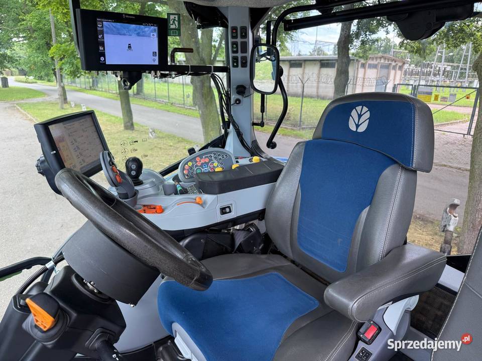 Ciągnik Rolniczy Holland T7270 AutoCommand pro Nowa Ruda