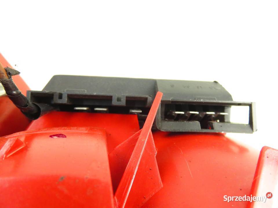 LAMPA PRAWA TYLNA AUDI 80 B4 8A0945096D