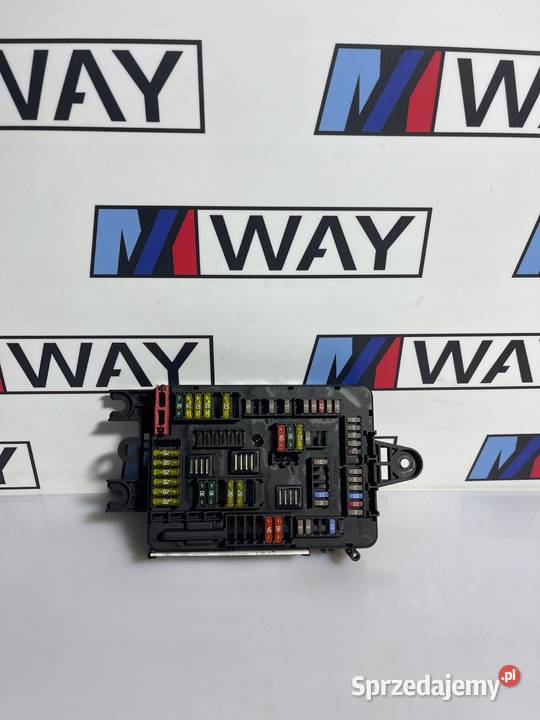 BMW F30 F31 SKRZYNKA BEZPIECZNIKÓW 9261110 osobowe dolnośląskie sprzedam