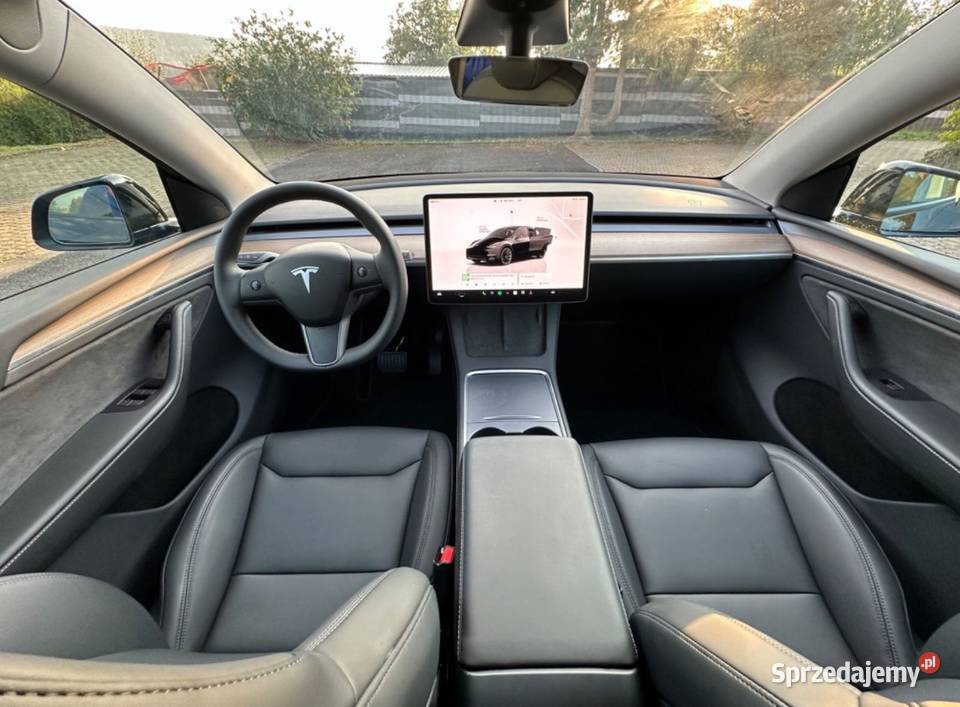 Tesla Model Y2023RWD R20 14000km