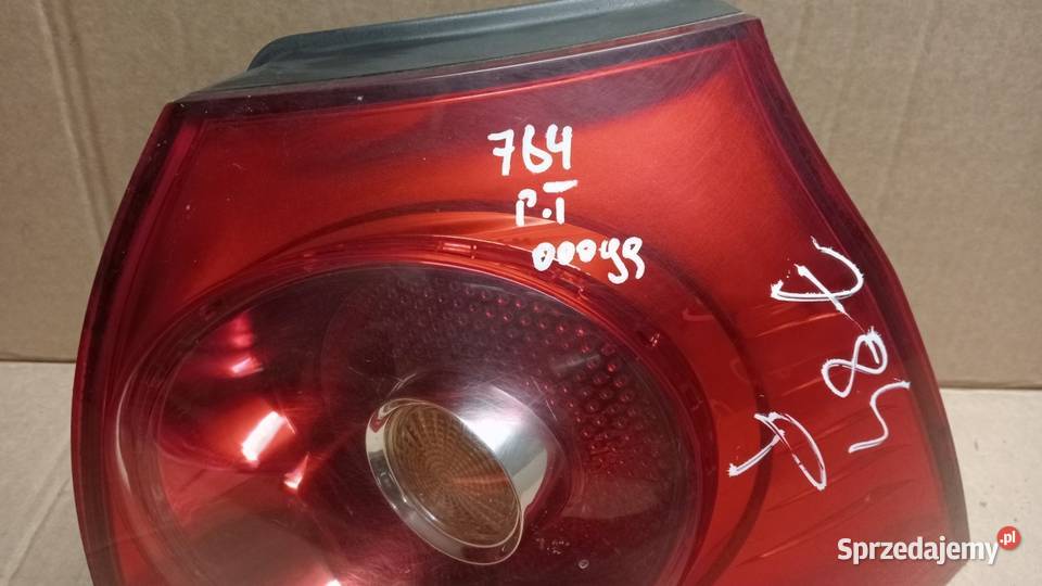 VW GOLF V HB LAMPA TYŁ PRAWA Światła stop Zbierkowo