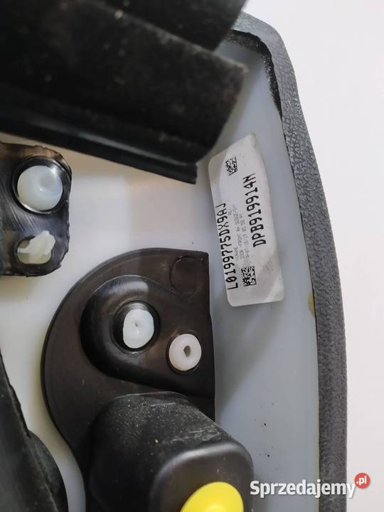 TAPICERKA BOCZEK PRAYW PRZÓD PASAŻERA osobowe