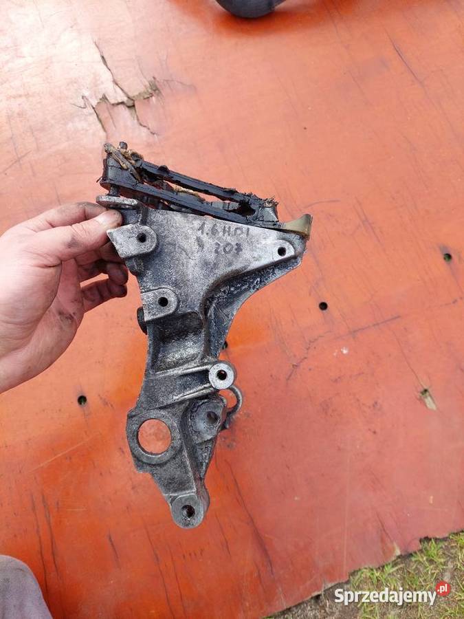 Łapa wspornik mocowanie alternatora Peugeot 207 Przyborów