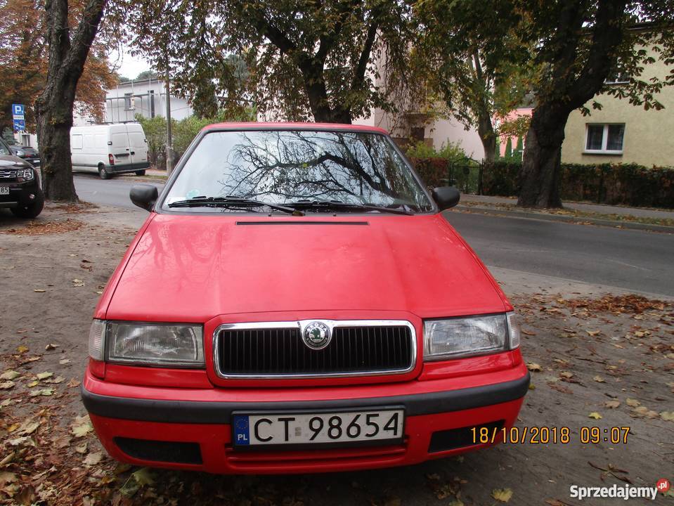 czerwona felicia 13 mpi na chodzie kupiony w polskim salonie Toruń