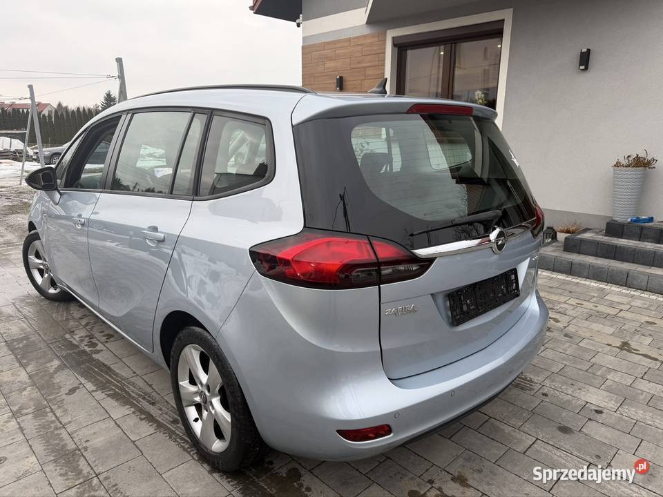 Opel Zafira 14 Turbo benzyna serwis ASO gniazdo USB Zafira Dębica