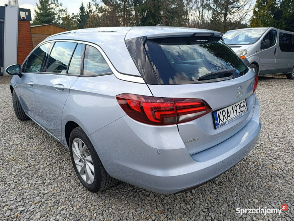 Opel Astra Astra Sports Tourer Bezwypadkowa mały Dulowa