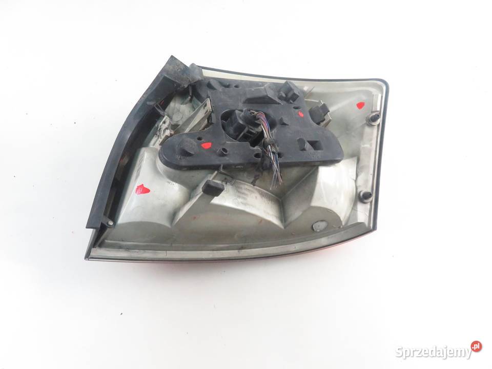 LAMPA LEWA TYLNA AUDI A4 B6 8E0945095