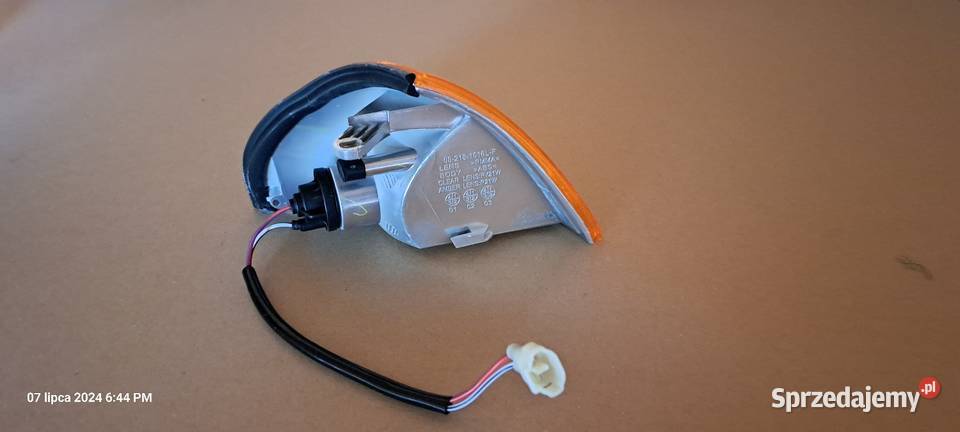 Lampa kierunkowskazu przód L SUBARU JUSTY II Kierunkowskazy Nowy Targ