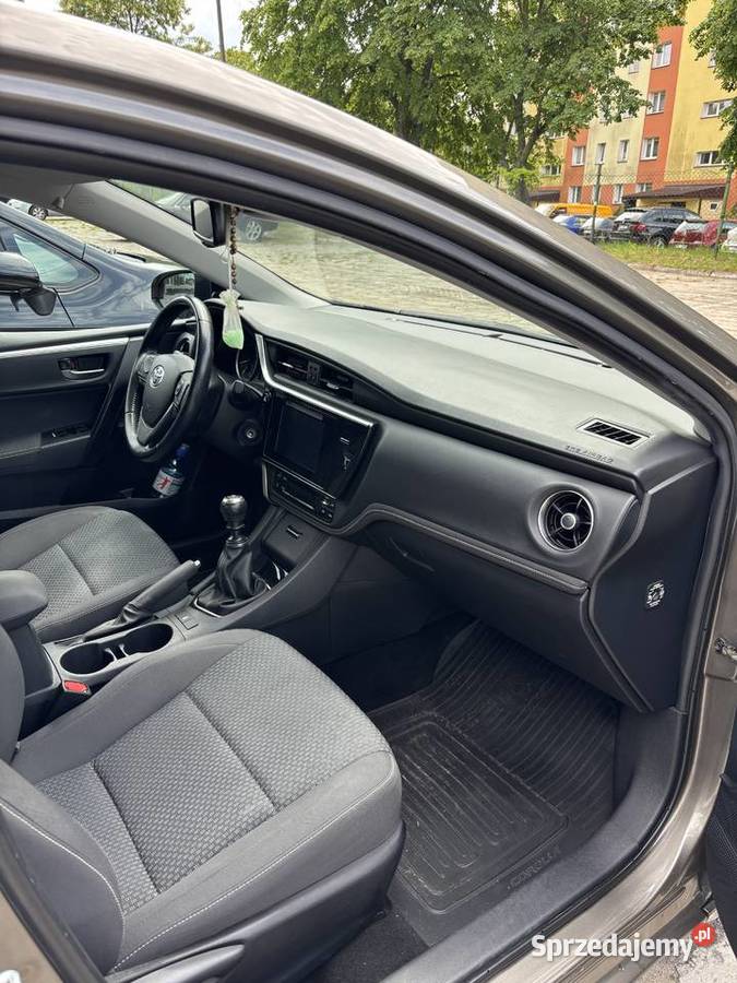 Toyota Corolla 2018 16 benzyna 132 Radom