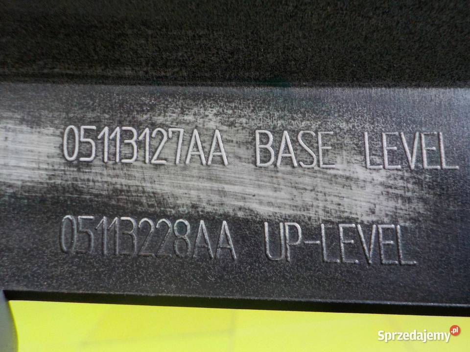 CHRYSLER GRAND VOYAGER V atrapa grill 05113127AA mazowieckie Suków sprzedam