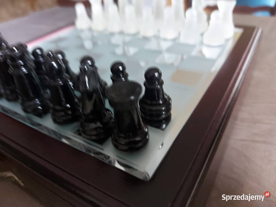 Unikatowe szklane szachy 21x21