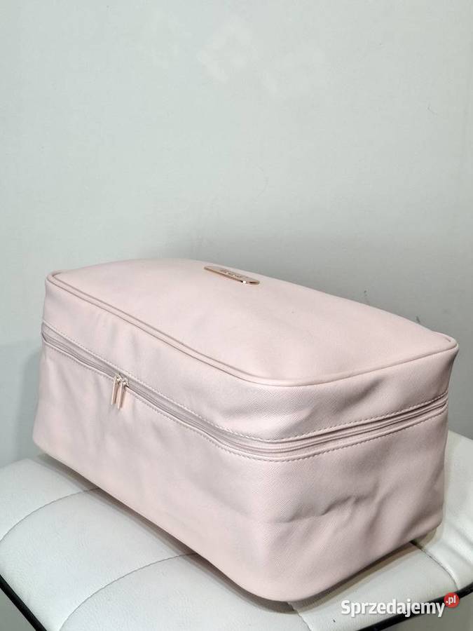 Elegancka różowa kosmetyczka Triumph Kraków