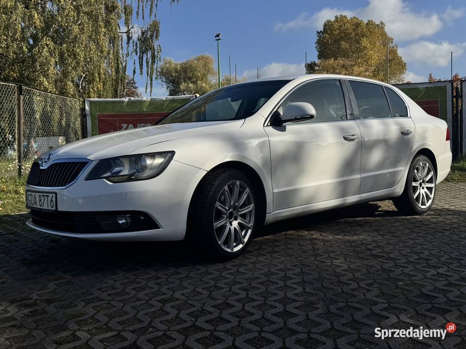 Skoda Superb 16 TDI 2013 r 137 Biała czujnik zmierzchu pomorskie Gdańsk