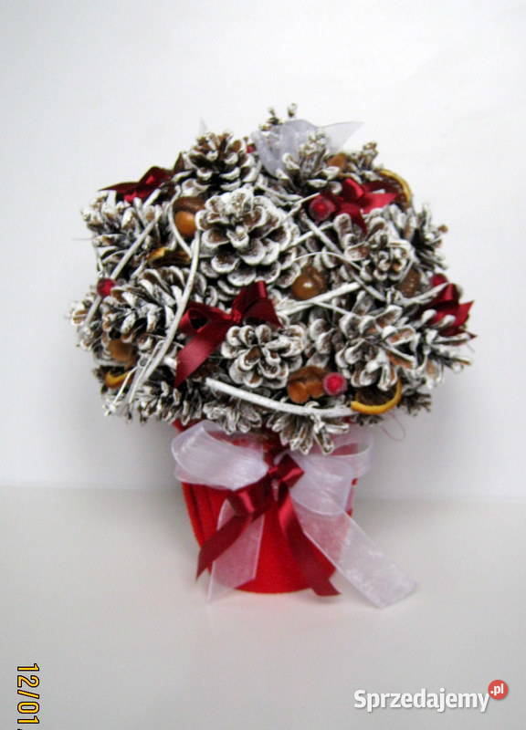 Choinka z szyszek z dodatkami Boże Narodzenie Dekoracje świąteczne