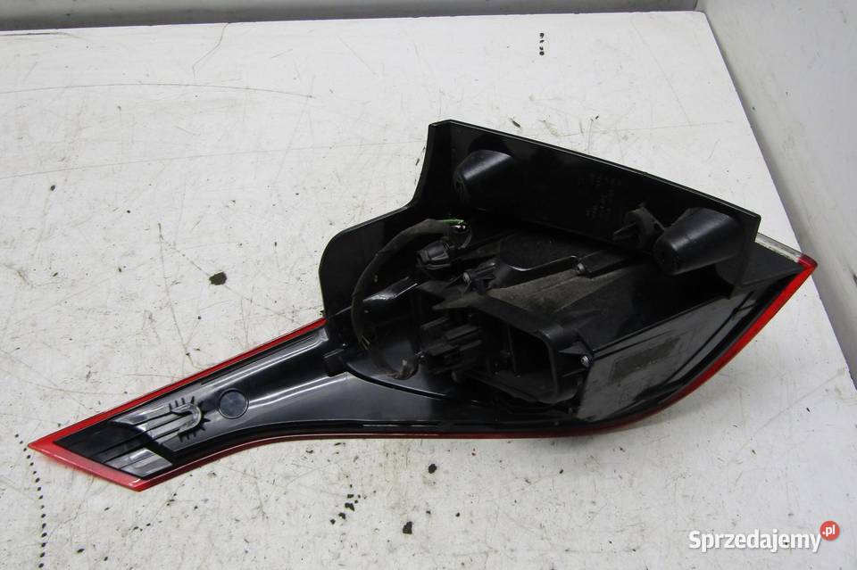 LAMPA TYLNA PRAWY TYŁ OPEL CROSSLAND X sprzedam