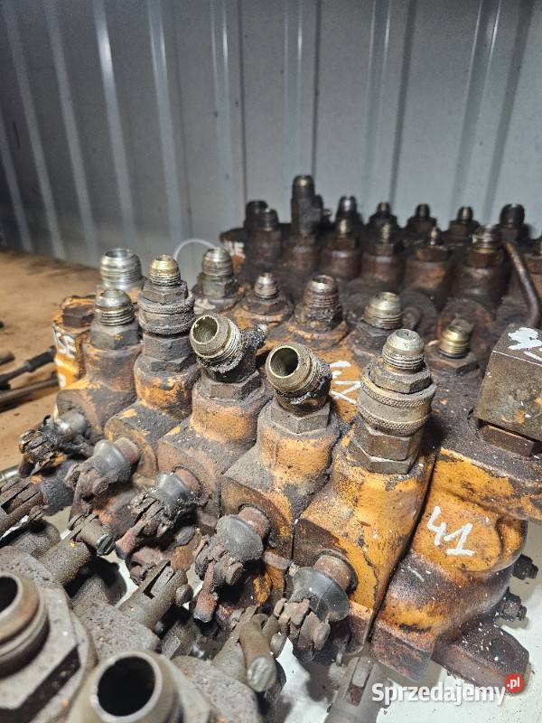 Rozdzielacz hydrauliczny tylni 5 sekcji Case Gdynia