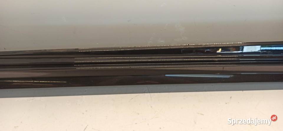 MERCEDES W205 PRÓG LISTWA PROGOWA PRAWA 197