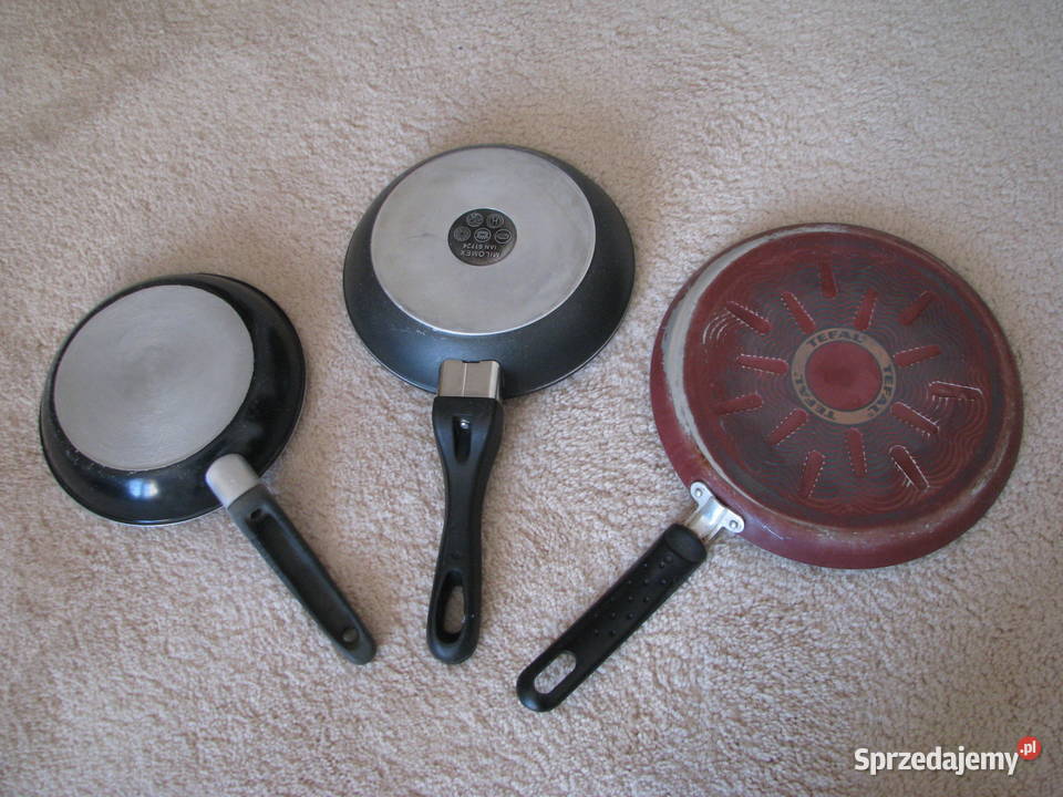 Emaliowane garnki pokrywki patelnie miski Brzegi
