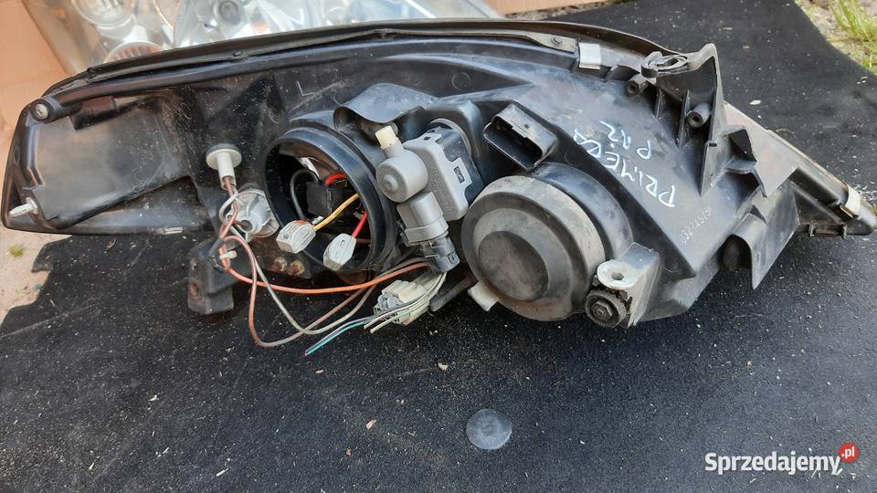 lampa prawa lewa przednia Nissan Primera p12
