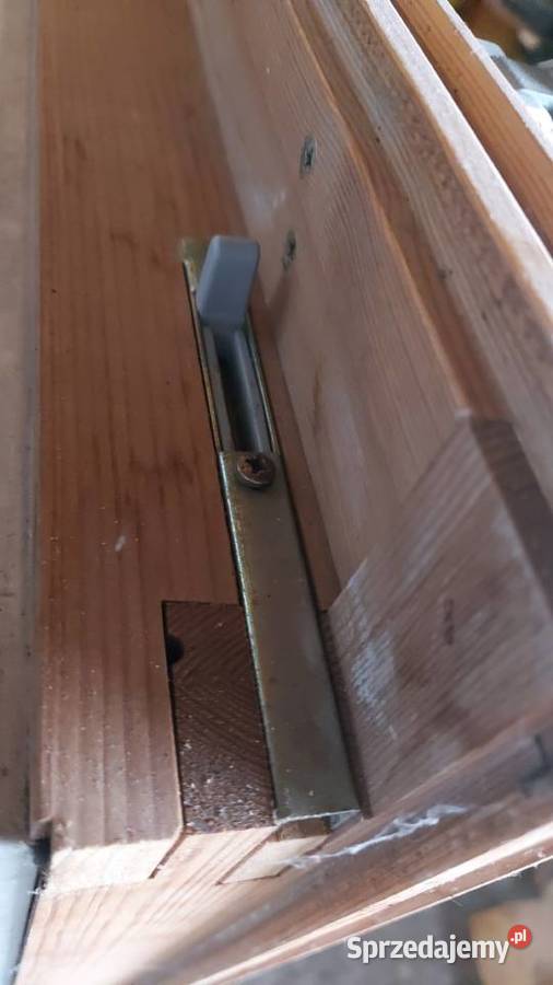 2 okna Welux dachowe z roletami Mirosławice