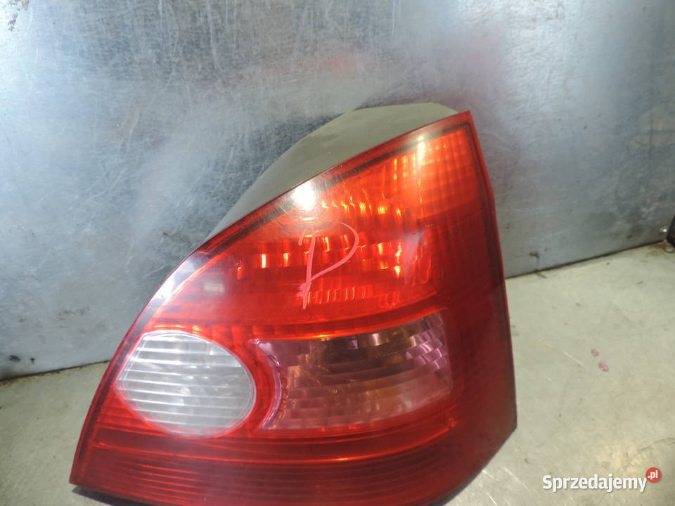 HONDA CIVIC VII HB 5D LAMPA PRAWY TYŁ TYLNA Nowy Sącz