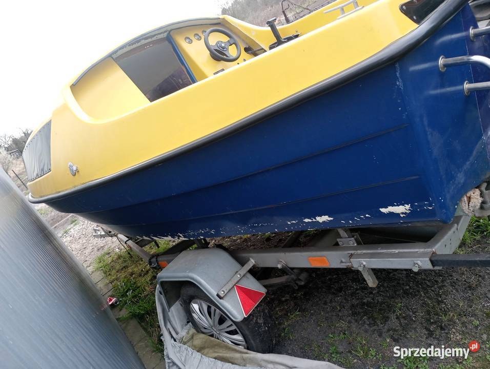 Łódź kabinowa turystyczna wędkarska do małego