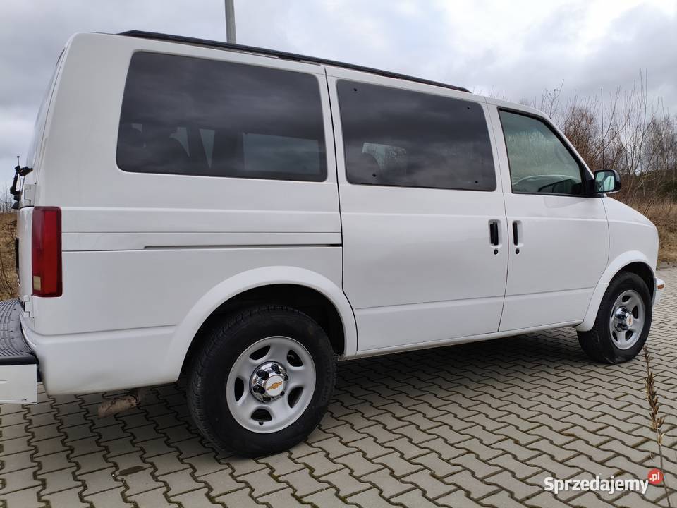 Piękny Van Chevrolet Astro 43 V6 AWD 2004 Rok produkcji 2004 Bytów