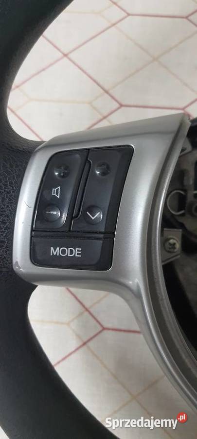 Yaris III Kierownica Multifunkcja 4510049023 Nowa Sól