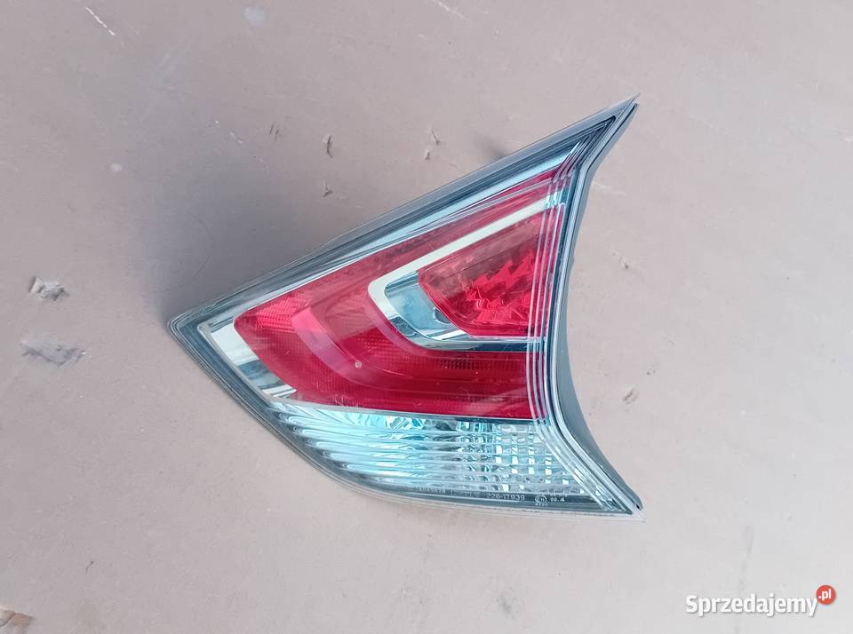 Nissa XTrail T32 lampa tylna prawa w klape Przeźmierowo