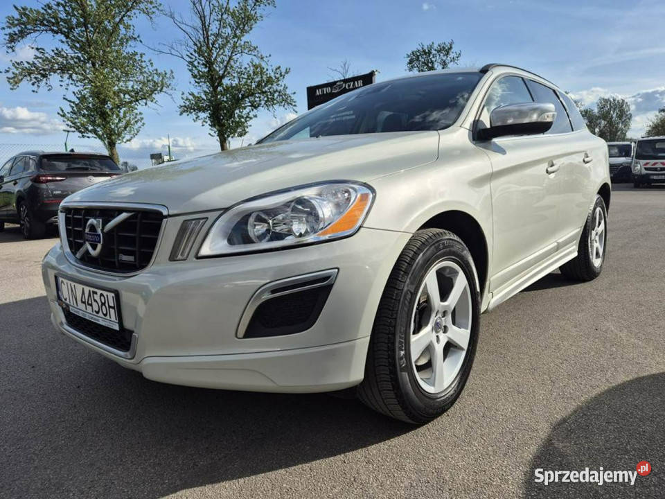 Volvo XC 60 Volvo XC60 D3 RDesign Perfekt Car I nieuszkodzony Gniewkowo