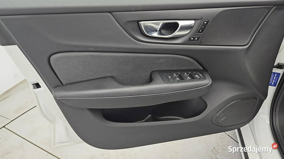 Volvo V60 T8 AWD PlugIn Hybrid RDesign aut Salon gniazdo USB mazowieckie sprzedam