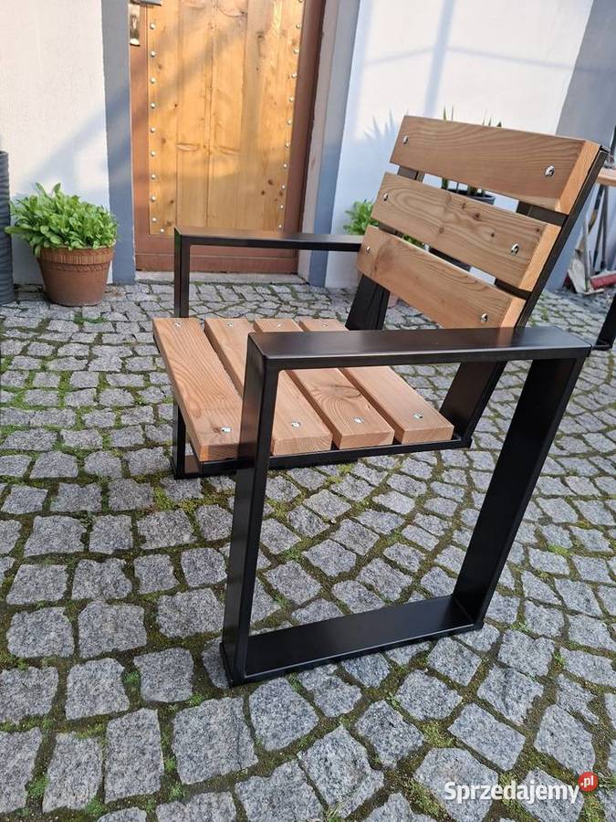 Krzesła i stolik ogrodowy