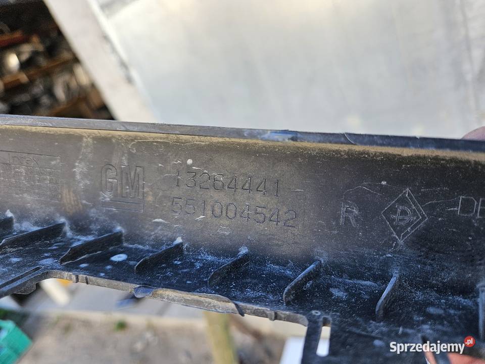 OPEL INSIGNIA A HOKEJ PRAWY ZDERZAKA PRZÓD